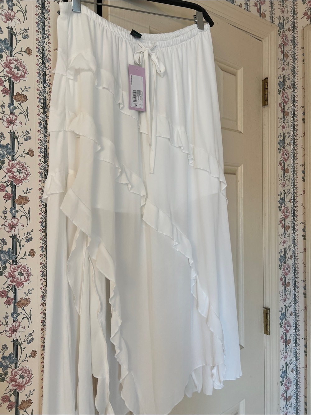 NWT White ruffles women’s shirt size M